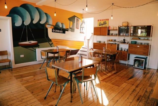 The Dolphin Inn Hostel Dunbar Buitenkant foto